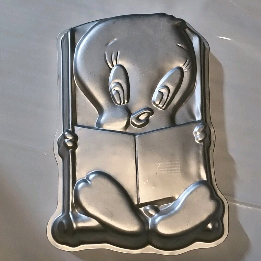 Vintage 1979 Wilton Tweety Cake Pan Tweety Bird Cake Mold # 502-7687